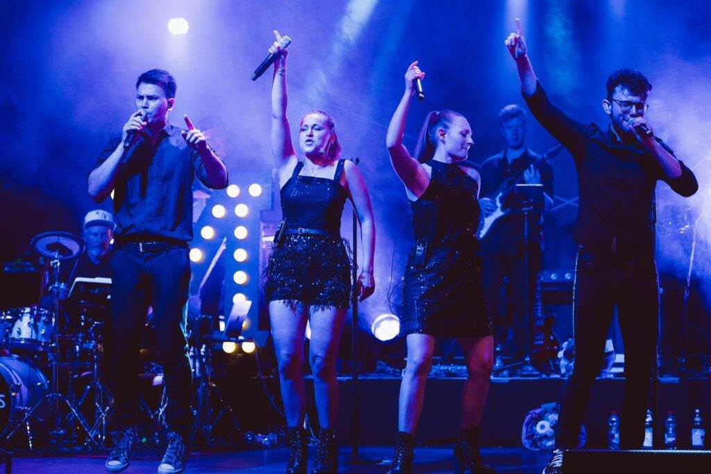 Broadway Party Tribute Show - MMONKS 83
